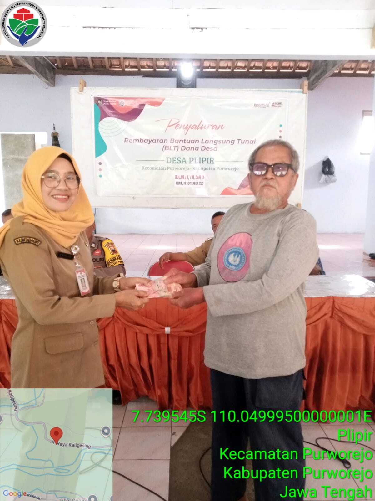 Penyaluran BLT DD Triwulan 3 di Desa Plipir