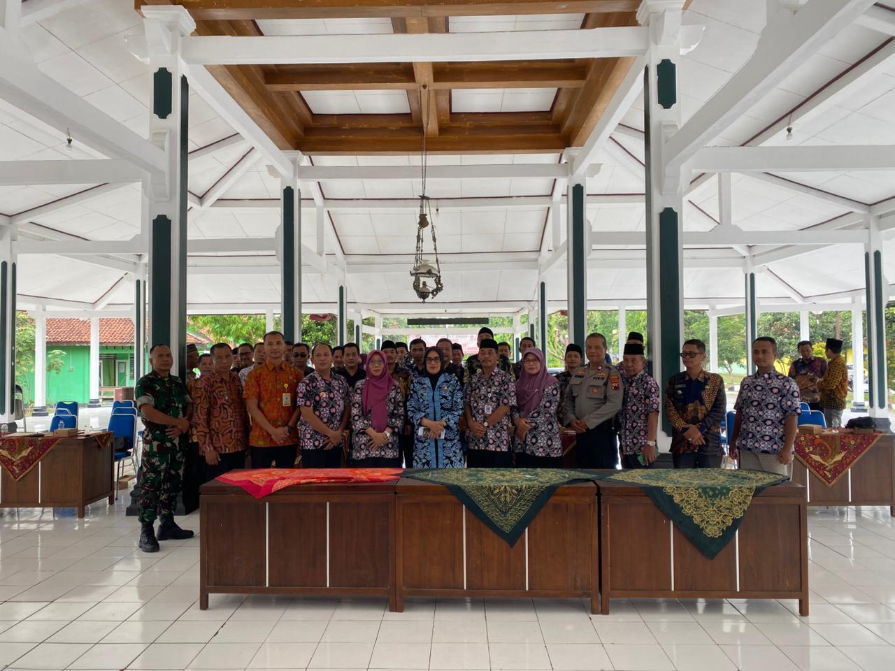 PENANDATANGANAN PKS ANTARA KEJAKSAAN NEGERI PURWOREJO DAN PEMERINTAH DESA SE-KECAMATAN PURWOREJO SERTA KALIGESING