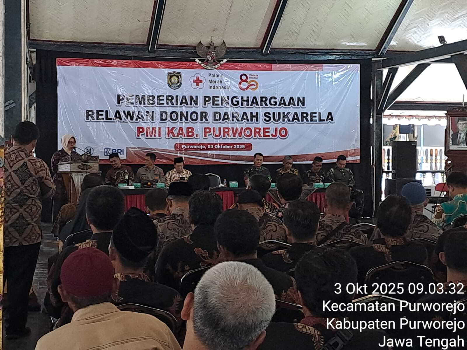 PEMBERIAN PENGHARGAAN RELAWAN DONOR DARAH SUKARELA