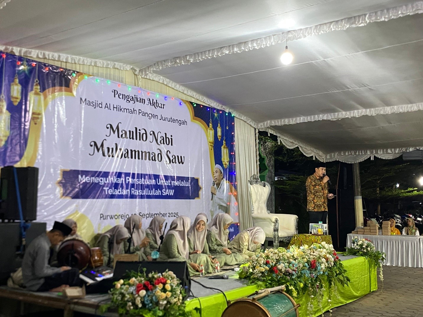 PERINGATAN MAULID NABI MUHAMMAD SAW DI MASJID AL HIKMAH, KELURAHAN PANGENJURUTENGAH