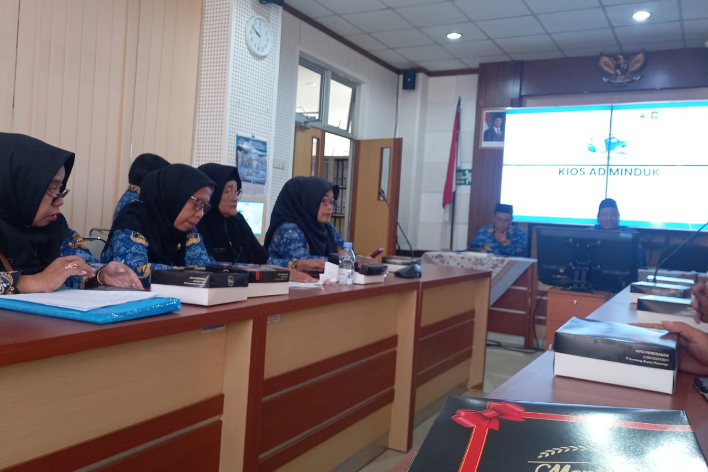 Pembahasan Percepatan Pelayanan Dokumen Kependudukan Melalui KIOS ADMINDUK